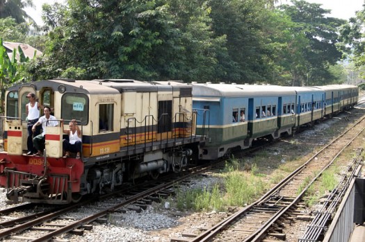 ミャンマーの鉄道-2