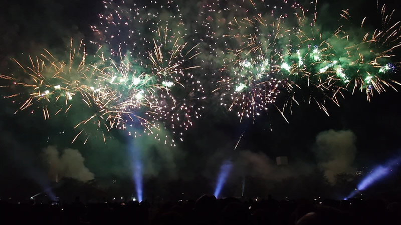 万博夜空がアートになる日