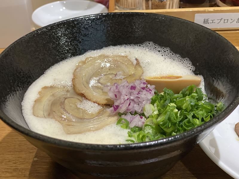 くろす　鶏煮込み塩ラーメン