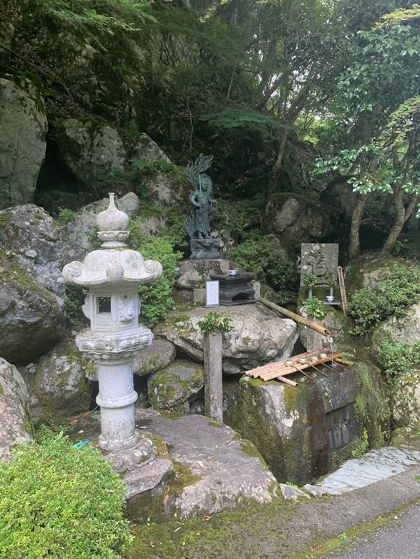 原不動滝と原不動尊