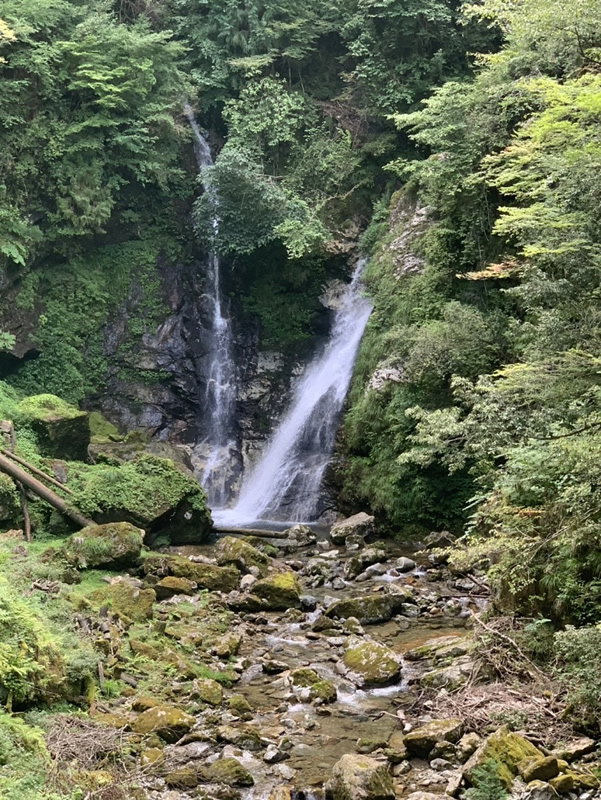 原不動滝と原不動尊