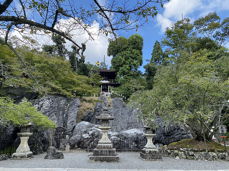 石山寺の硅灰石の画像