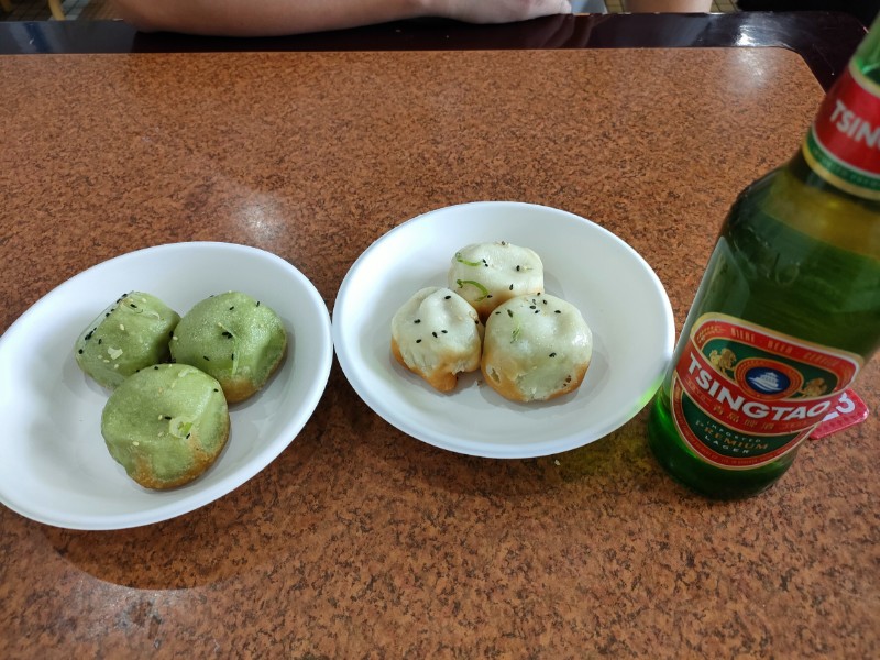 翡翠焼き小籠包・上海焼き小籠包・青島ビール