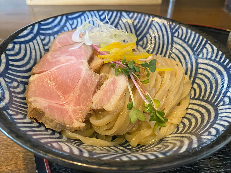 麺の道あをによしの美しい麺の盛り付けの画像