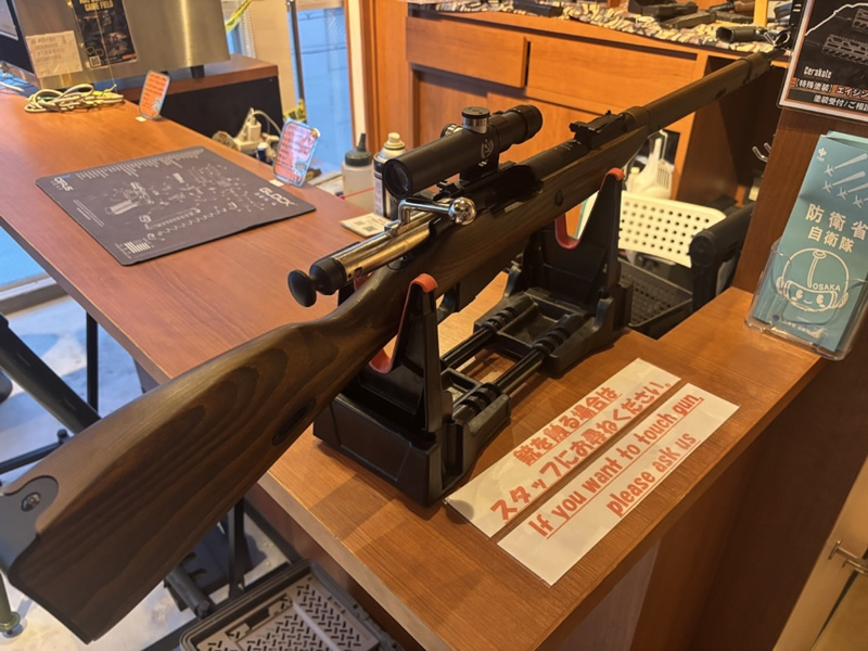 エアガンを撃てるバー「strike force bar and cafe」