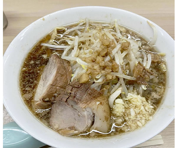 ラーメン荘 歴史を刻め　二郎系ラーメン　麺普通