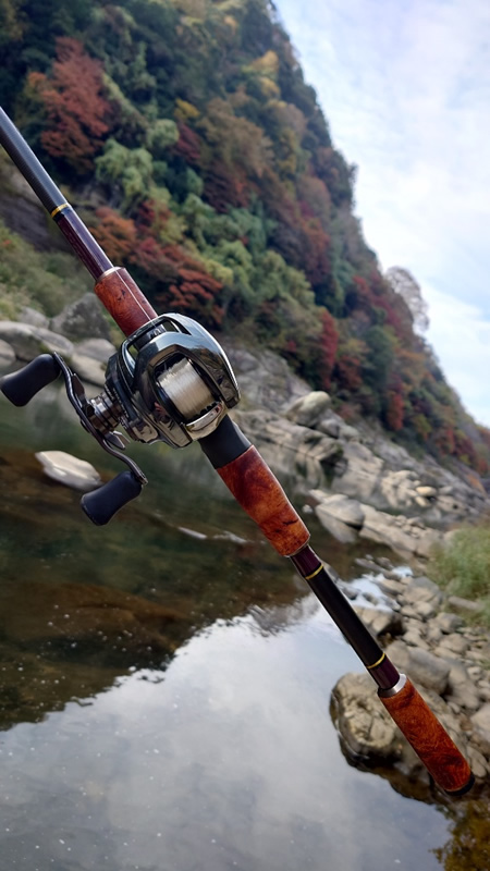 ロッドビルディング。瘤花梨グリップ