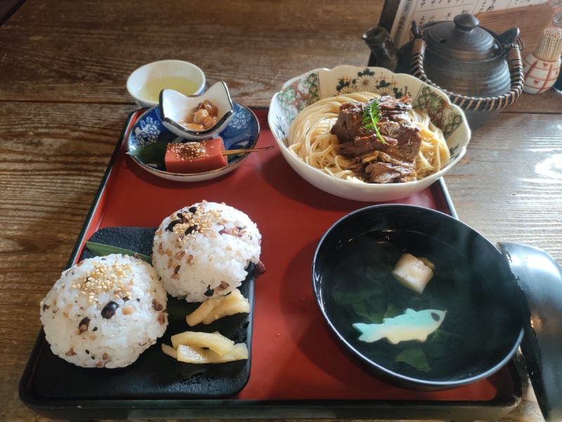 鯖街道 十八穀おにぎり膳