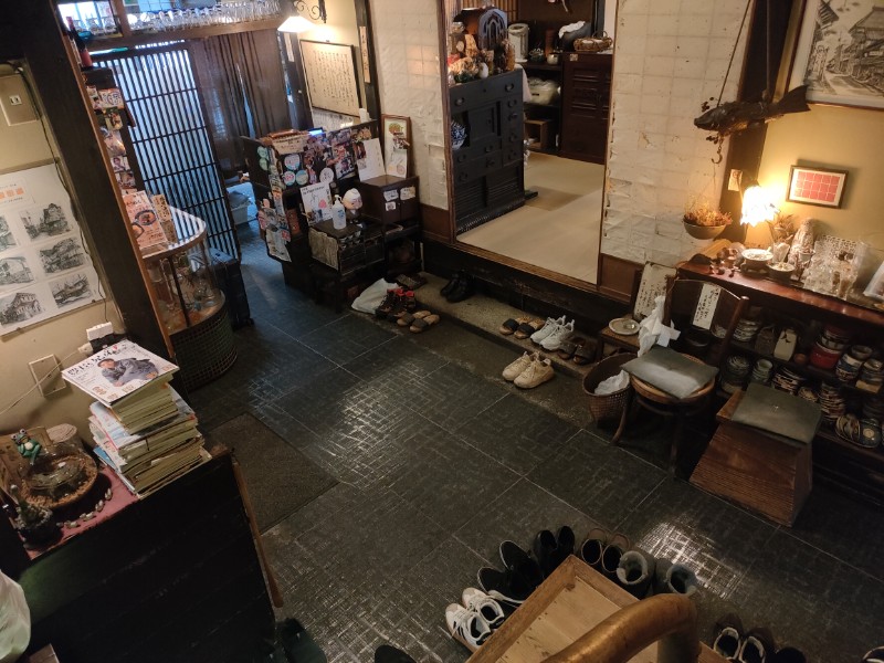 翼果楼 (よかろう)　店内