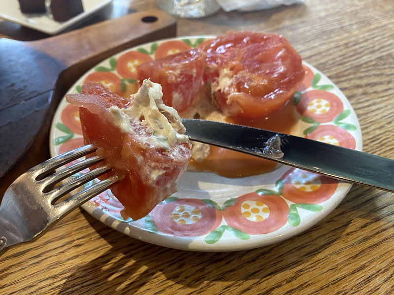 丸ごとトマトサラダ　京都　京都北山老舗洋食レストラン　東洋亭