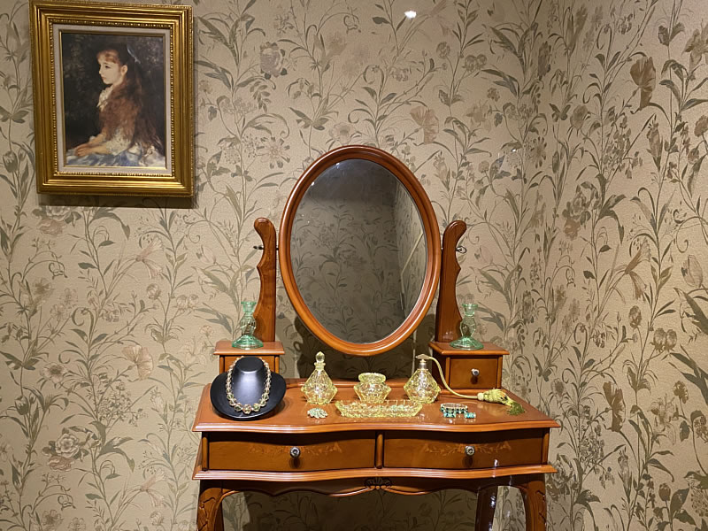 妖精の森ガラス美術館のウランガラスの作品の画像