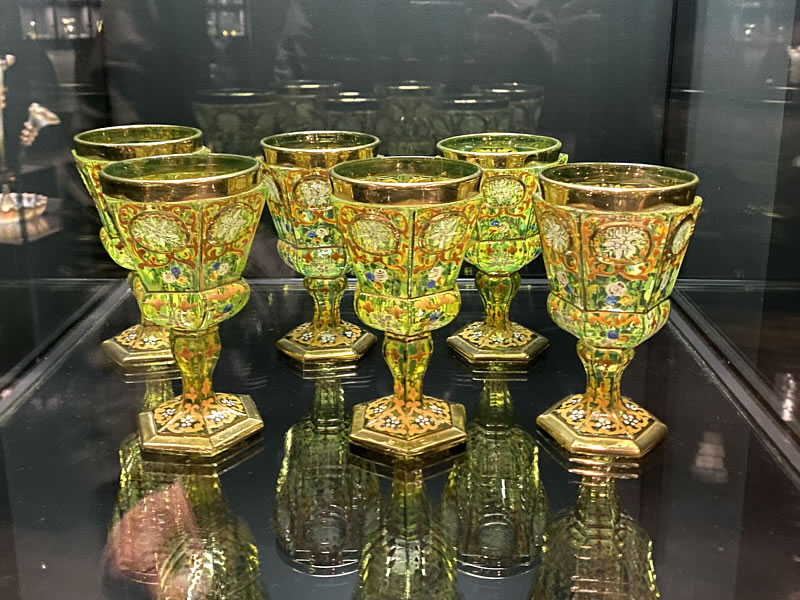 妖精の森ガラス美術館のウランガラスの作品の画像