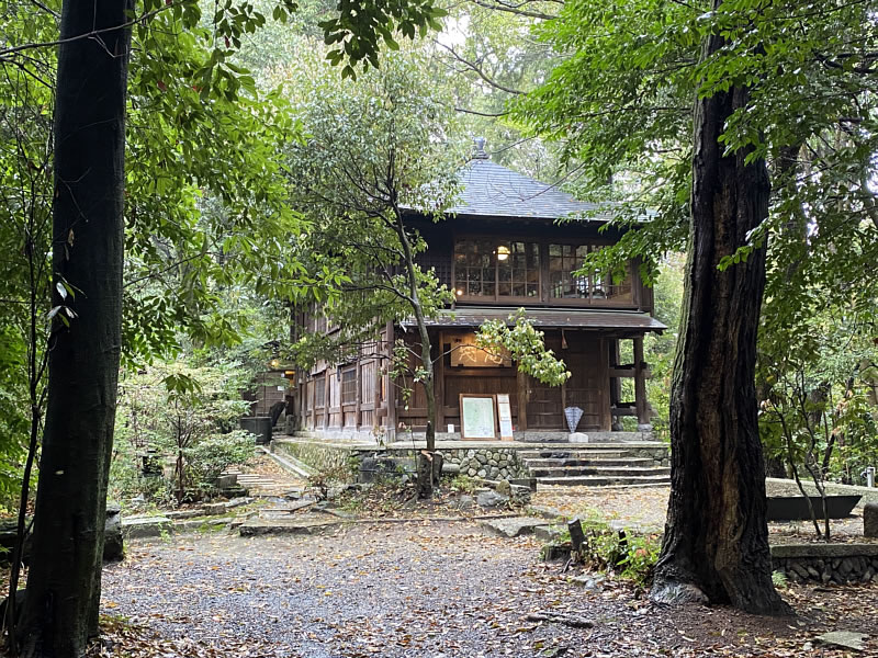 京都の吉田山の山頂に佇む、人気カフェ茂庵 森林浴系カフェ　古民家