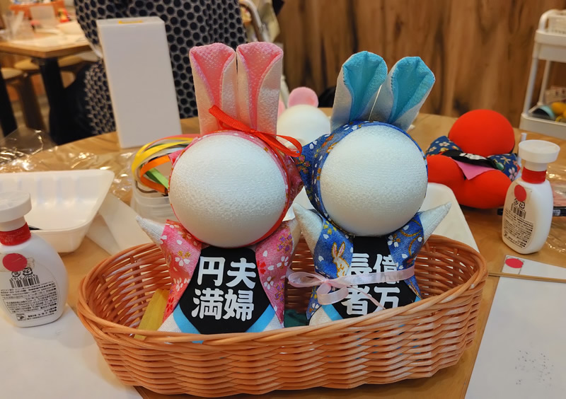 飛騨高山で福うさぎ作り
