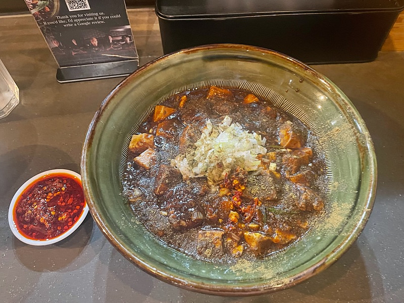 麻婆豆腐専門店 すするか、すすらんか。 奈良 ならまち 近畿大学学生 超人 魔人 地獄 麻婆豆腐ラーメン