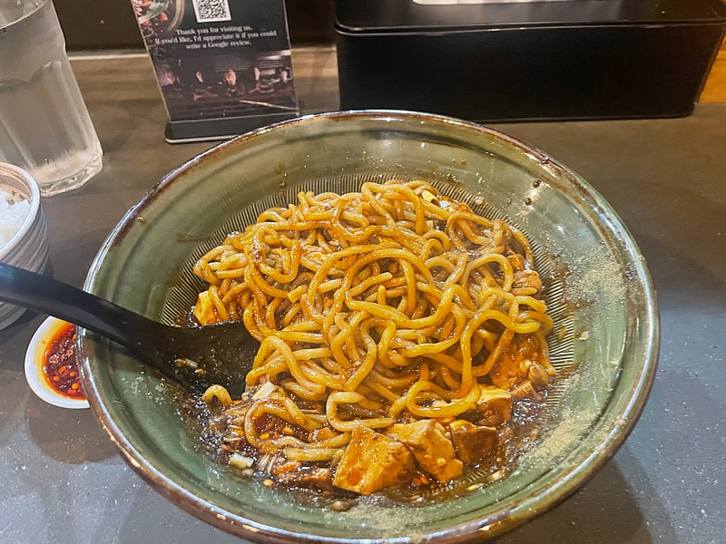 麻婆豆腐専門店 すするか、すすらんか。 奈良 ならまち 近畿大学学生 超人 魔人 地獄 麻婆豆腐ラーメン