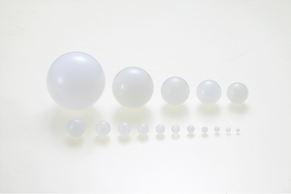 ポリプロピレン球 佐藤鉄工株式会社