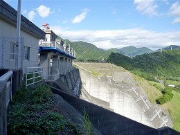 dam03